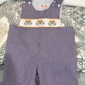 LSU smock